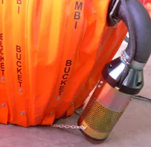 PowerFill Snorkel instalado en un Bambi Bucket